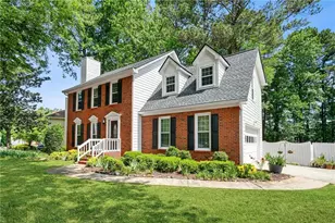 825 Meadowsong Cir, Lawrenceville, GA 30043 - Photo 3
