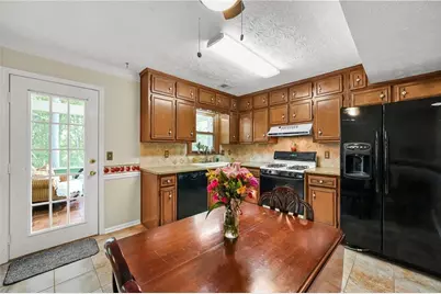 825 Meadowsong Circle, Lawrenceville, GA 30043 - Photo 17