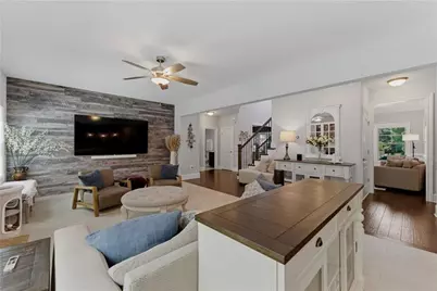 2811 Magnolia Creek Drive NW, Kennesaw, GA 30152 - Photo 13