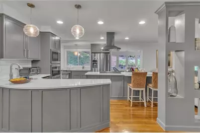 4374 Peachtree Dunwoody Road NE, Atlanta, GA 30342 - Photo 15
