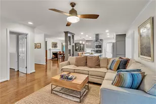 4374 Peachtree Dunwoody Rd NE, Atlanta, GA 30342 - Photo 17