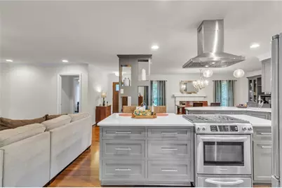 4374 Peachtree Dunwoody Road NE, Atlanta, GA 30342 - Photo 17