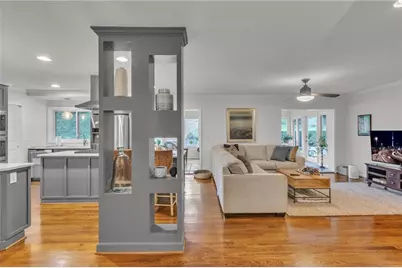 4374 Peachtree Dunwoody Road NE, Atlanta, GA 30342 - Photo 5