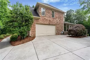 46 Lakecrest Cir, Suwanee, GA 30024 - Photo 3