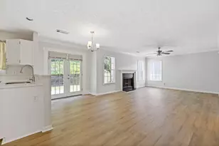 1968 Wedgewood Dr, Stone Mountain, GA 30088 - Photo 13