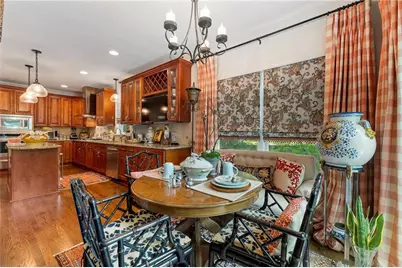 5644 River Oaks Place #7B, Atlanta, GA 30327 - Photo 9