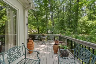 5644 River Oaks Pl, Atlanta, GA 30327 - Photo 11