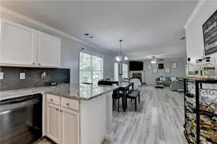 4439 Flat Stone Dr, Snellville, GA 30039 - Photo 5