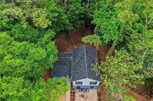 1027 Mainstreet Lake Dr, Stone Mountain, GA 30088 - Photo 33