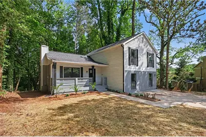 1027 Mainstreet Lake Drive, Stone Mountain, GA 30088 - Photo 3