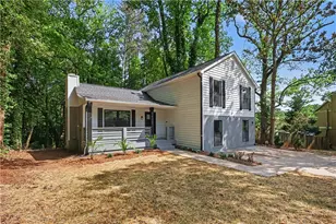 1027 Mainstreet Lake Dr, Stone Mountain, GA 30088 - Photo 3