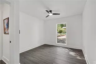 1027 Mainstreet Lake Dr, Stone Mountain, GA 30088 - Photo 21