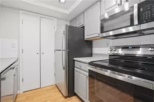 2031 Chastain Park Ct NE, Atlanta, GA 30342 - Photo 9
