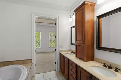 3045 Stone Gate Drive, Atlanta, GA 30324 - Photo 35