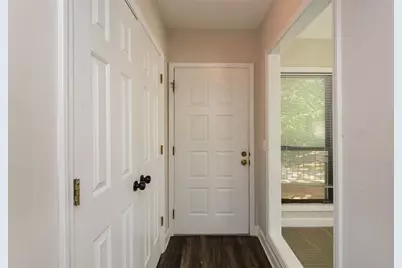 607 Lismore SE, Smyrna, GA 30080 - Photo 5