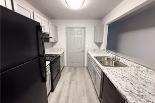 3102 Fairington Village Dr, Lithonia, GA 30038 - Photo 3