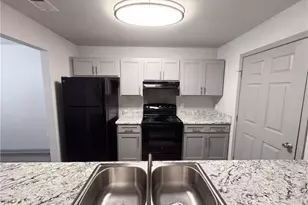 3102 Fairington Village Dr, Lithonia, GA 30038 - Photo 5