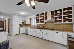 5025 Stoney Point Cir, Stone Mountain, GA 30088 - Photo 9