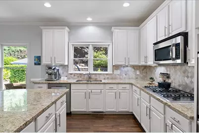 525 Woodmoore Court, Atlanta, GA 30342 - Photo 21