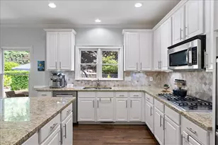 525 Woodmoore Ct, Atlanta, GA 30342 - Photo 21