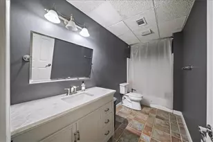 525 Woodmoore Ct, Atlanta, GA 30342 - Photo 51