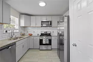 5225 Bridle Point Pkwy, Snellville, GA 30039 - Photo 9