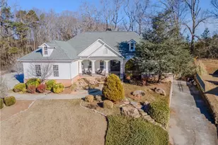 410 Caldwell Ln, Hoschton, GA 30548 - Photo 1