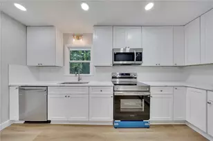 202 Oakcliff Ct NW, Atlanta, GA 30331 - Photo 9