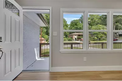 202 Oakcliff Court NW, Atlanta, GA 30331 - Photo 3