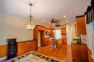 4459 N Gate Dr, Gainesville, GA 30506 - Photo 5