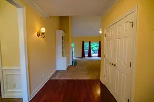 4459 N Gate Dr, Gainesville, GA 30506 - Photo 9