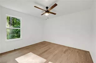 910 Forest Path, Stone Mountain, GA 30088 - Photo 19