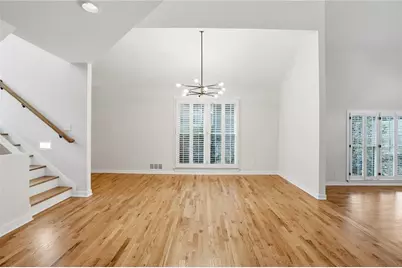 10210 Kinross Road, Roswell, GA 30076 - Photo 11