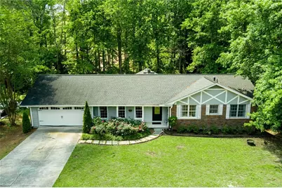 5637 Pinedale Circle, Buford, GA 30518 - Photo 3