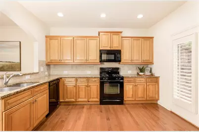7280 Glisten Avenue, Atlanta, GA 30328 - Photo 5
