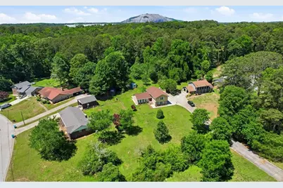 2201 Colonial Oak Way, Stone Mountain, GA 30087 - Photo 33