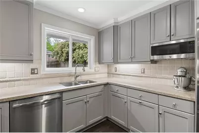 4428 E Kings Point Circle, Atlanta, GA 30338 - Photo 11