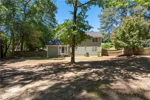 2526 Ashworth Lake Rd, Snellville, GA 30078 - Photo 17
