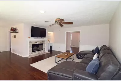 260 E Valley Drive, Marietta, GA 30068 - Photo 9