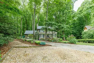 3672 Stonelake Court SW, Lilburn, GA 30047 - Photo 5