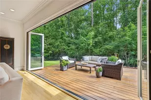 425 Laurel Chase Ct, Sandy Springs, GA 30327 - Photo 13