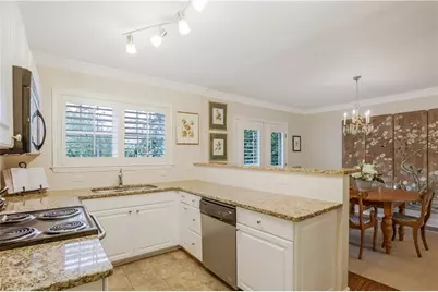 115 Peachtree Memorial Drive NW #C2, Atlanta, GA 30309 - Photo 11