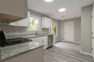 1071 Forest E Dr, Stone Mountain, GA 30088 - Photo 9
