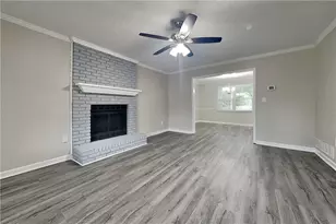 1501 Willow Creek Ct, Snellville, GA 30078 - Photo 3