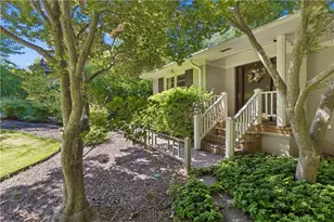 4590 Dudley Ln, Atlanta, GA 30327 - Photo 7