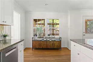 1677 Rochelle Dr, Dunwoody, GA 30338 - Photo 11