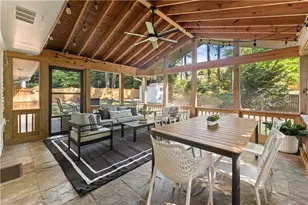1677 Rochelle Dr, Dunwoody, GA 30338 - Photo 27
