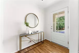 1677 Rochelle Dr, Dunwoody, GA 30338 - Photo 3