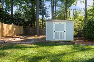 1677 Rochelle Dr, Dunwoody, GA 30338 - Photo 33