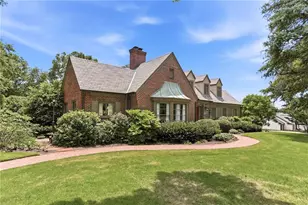 511 Dixon Dr, Gainesville, GA 30501 - Photo 5